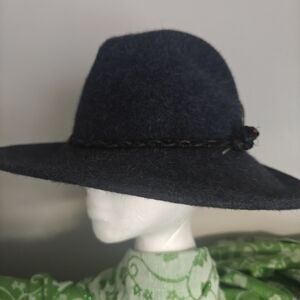Susan Carrolan Millinery Riley Hat Blue Wool Sz L EUC